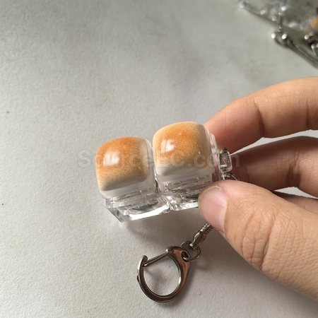 禮品訂造焦糖麵包指尖減壓按鍵紀念品