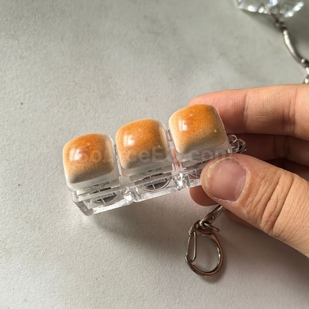 禮品訂造焦糖麵包指尖減壓按鍵紀念品
