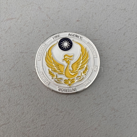 襟章 | 訂製胸章紀念品 | 訂製名牌 | LED 閃光襟章 | 金屬徽章