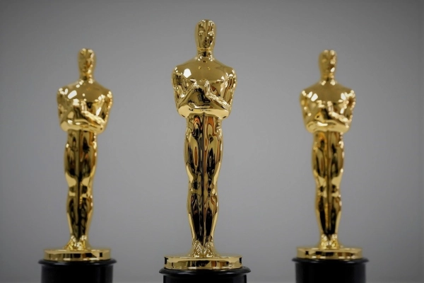 crystal_trophy_size_Oscars